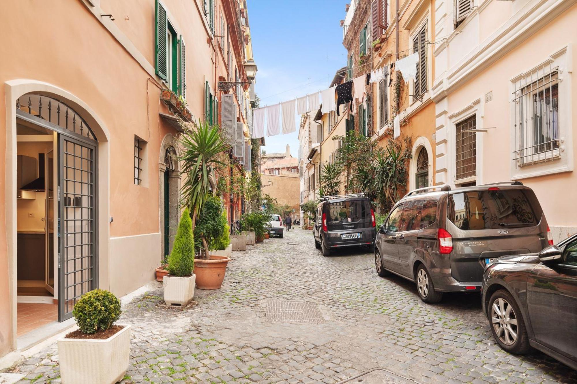 Leopardo Boutique Apartment In Trastevere Рим Екстериор снимка