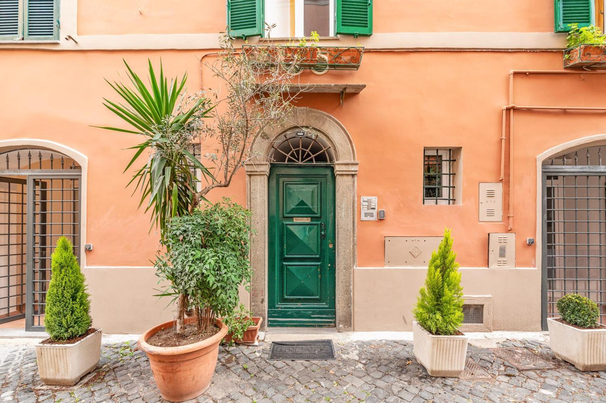 Leopardo Boutique Apartment In Trastevere Рим Екстериор снимка