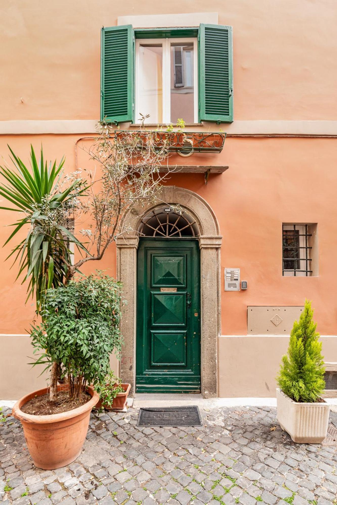 Leopardo Boutique Apartment In Trastevere Рим Екстериор снимка