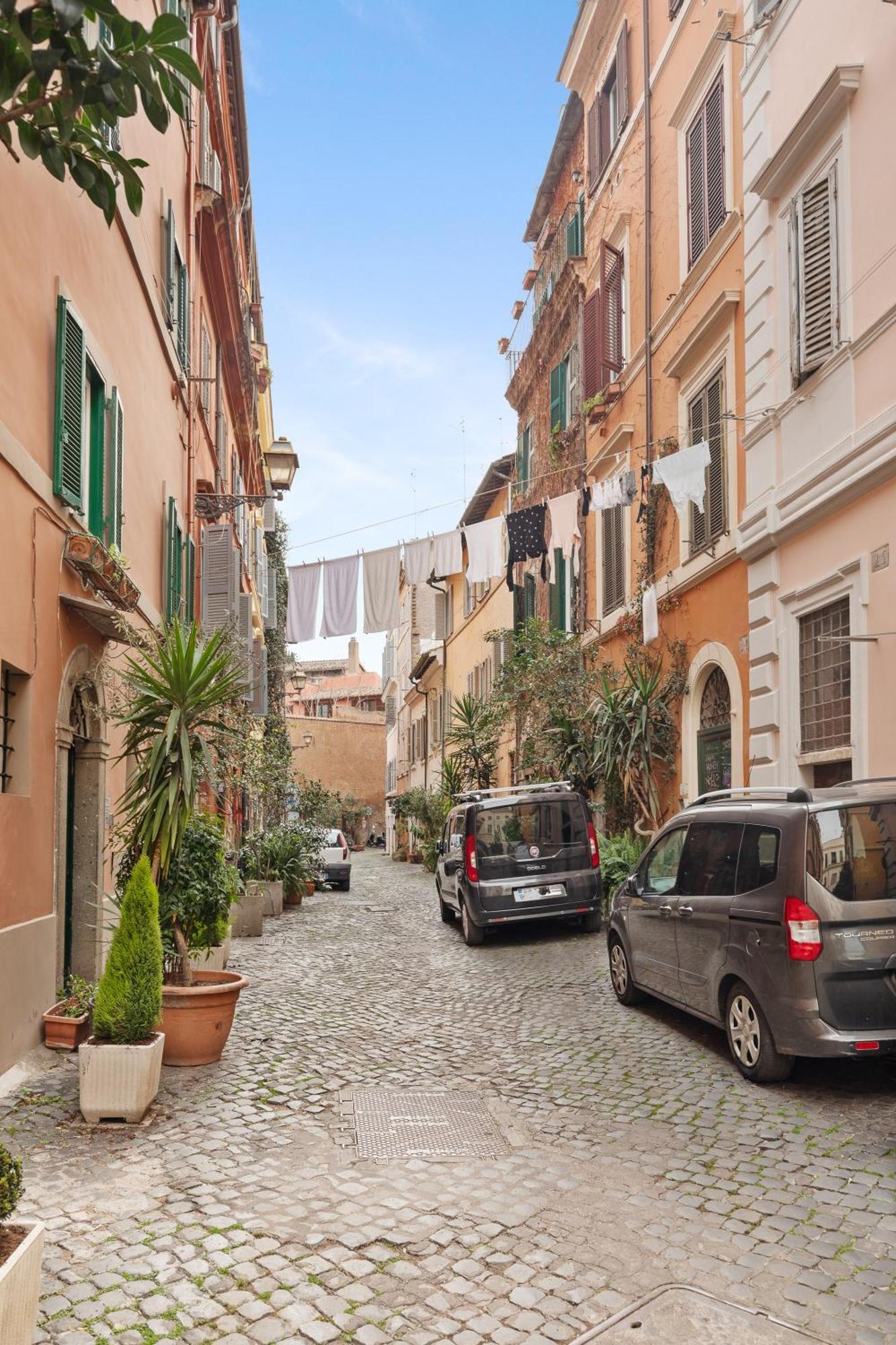Leopardo Boutique Apartment In Trastevere Рим Екстериор снимка