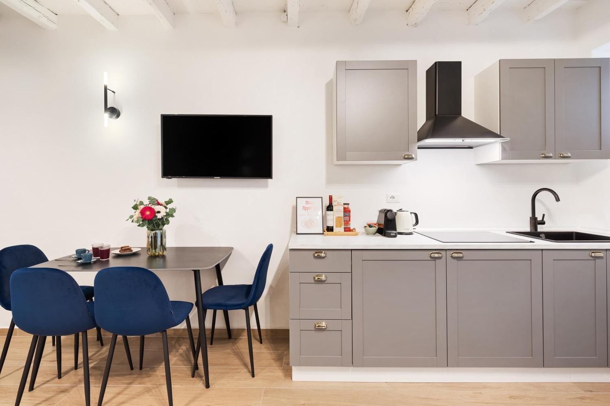 Leopardo Boutique Apartment In Trastevere Рим Екстериор снимка