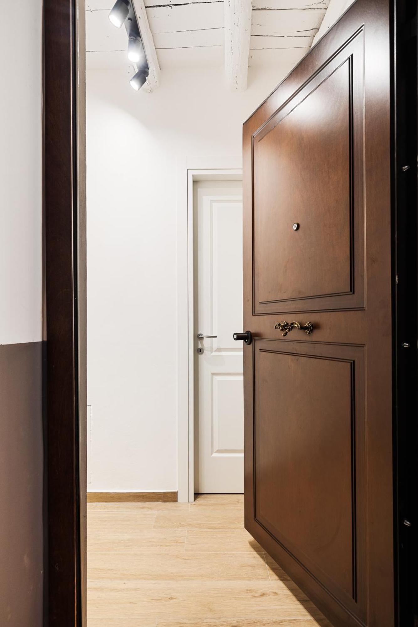 Leopardo Boutique Apartment In Trastevere Рим Екстериор снимка