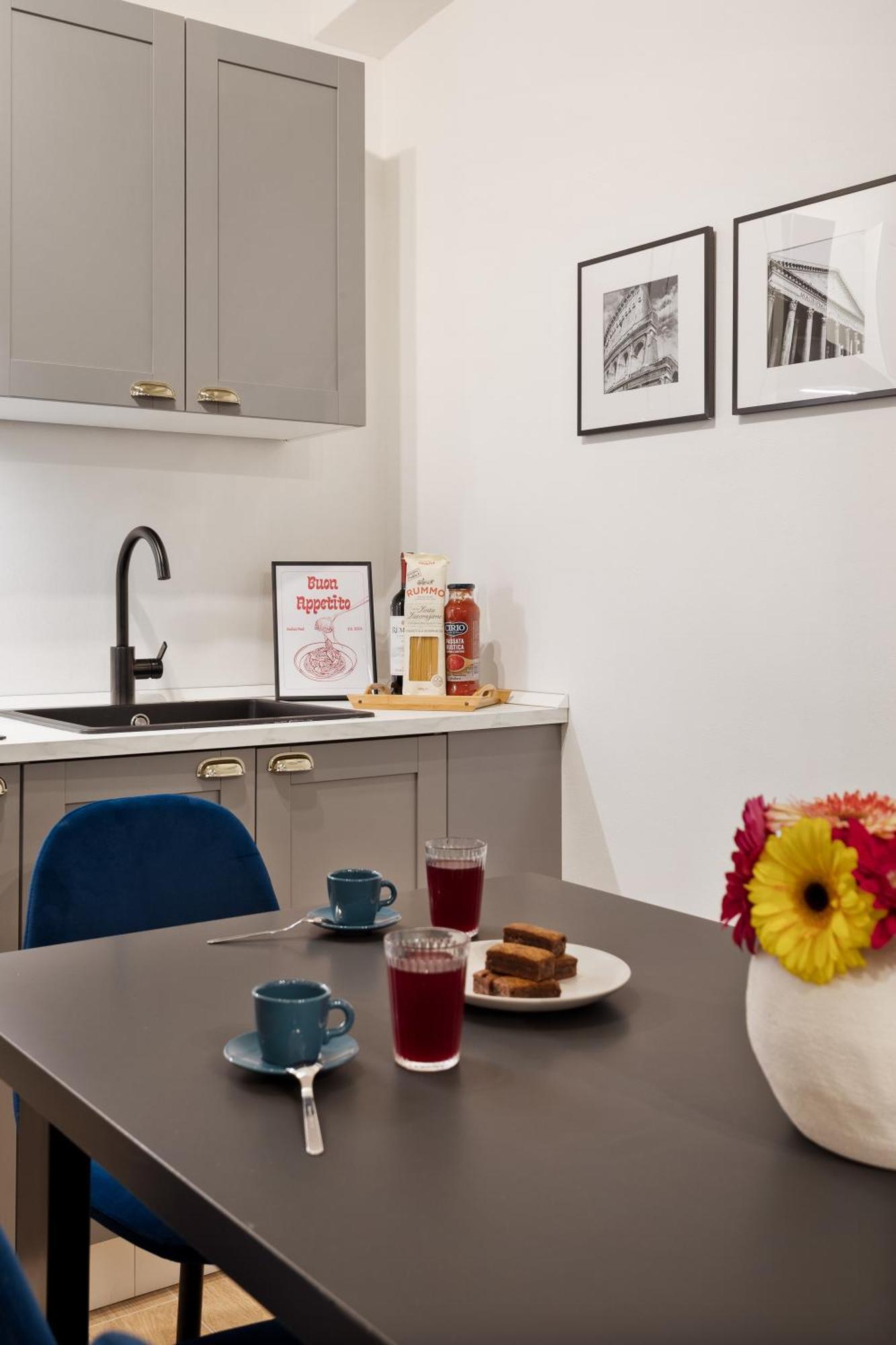 Leopardo Boutique Apartment In Trastevere Рим Екстериор снимка