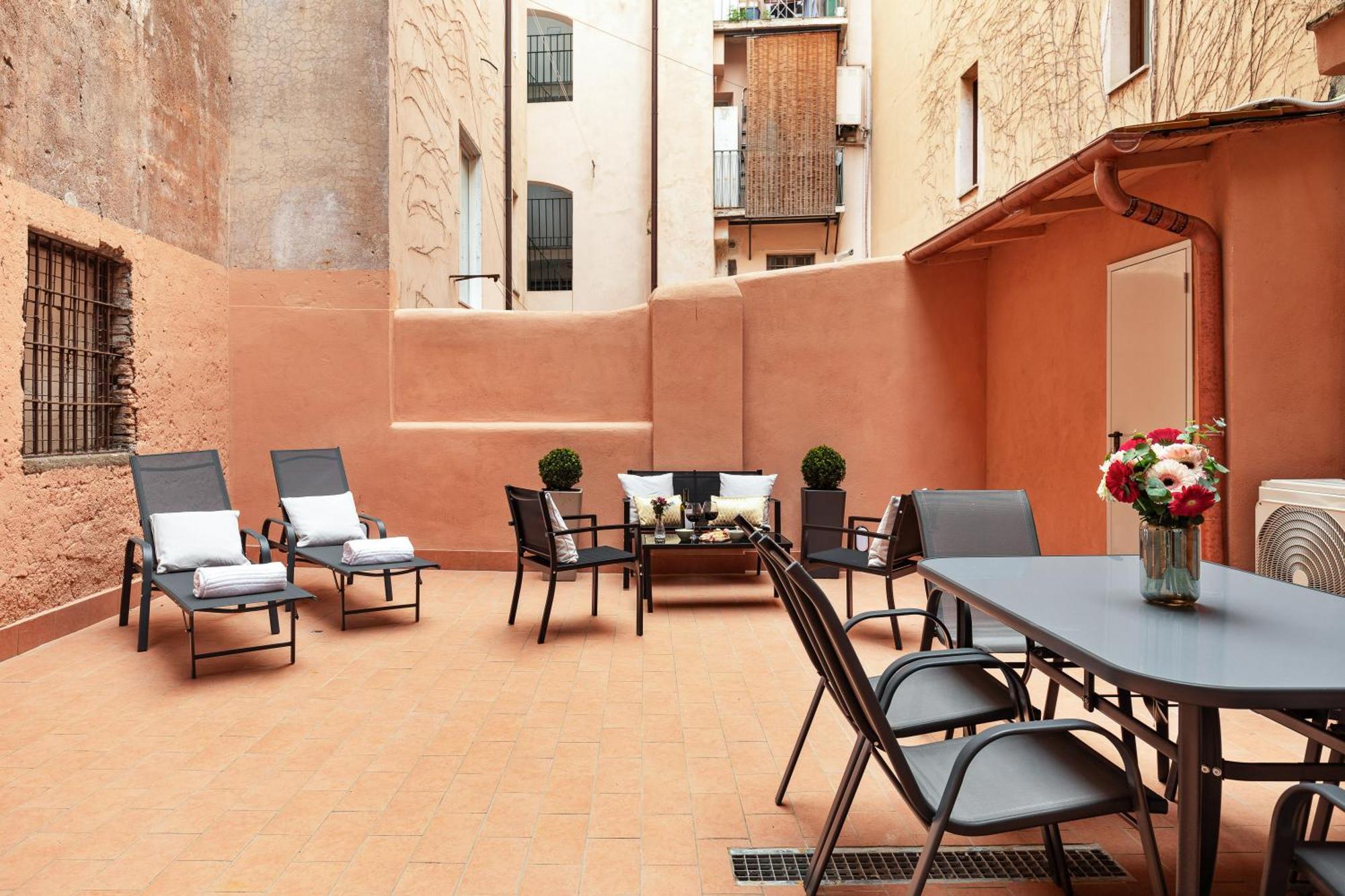 Leopardo Boutique Apartment In Trastevere Рим Екстериор снимка