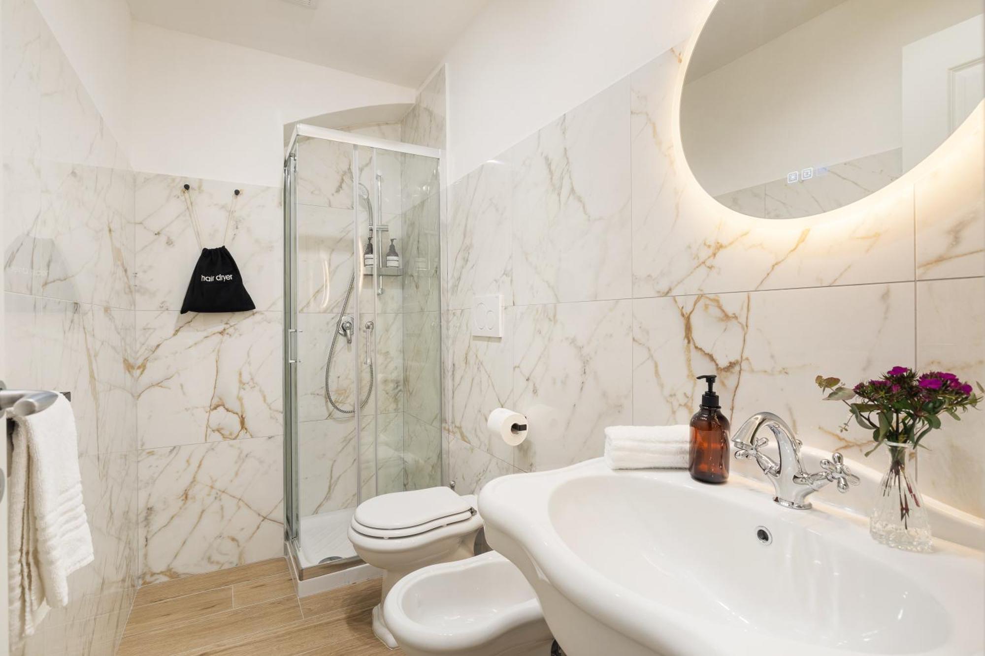 Leopardo Boutique Apartment In Trastevere Рим Екстериор снимка
